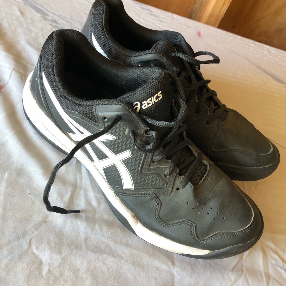 Women’s ASICS Size 12